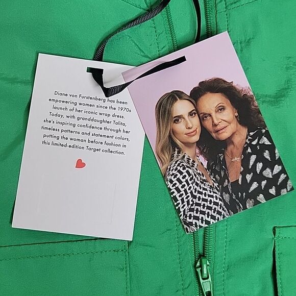 NEW DVF TRAVEL PACKABLE GORGEOUS GREEN WINDBREAKER JACKET MEDIUM M LARGE L NWT - Picture 3 of 10